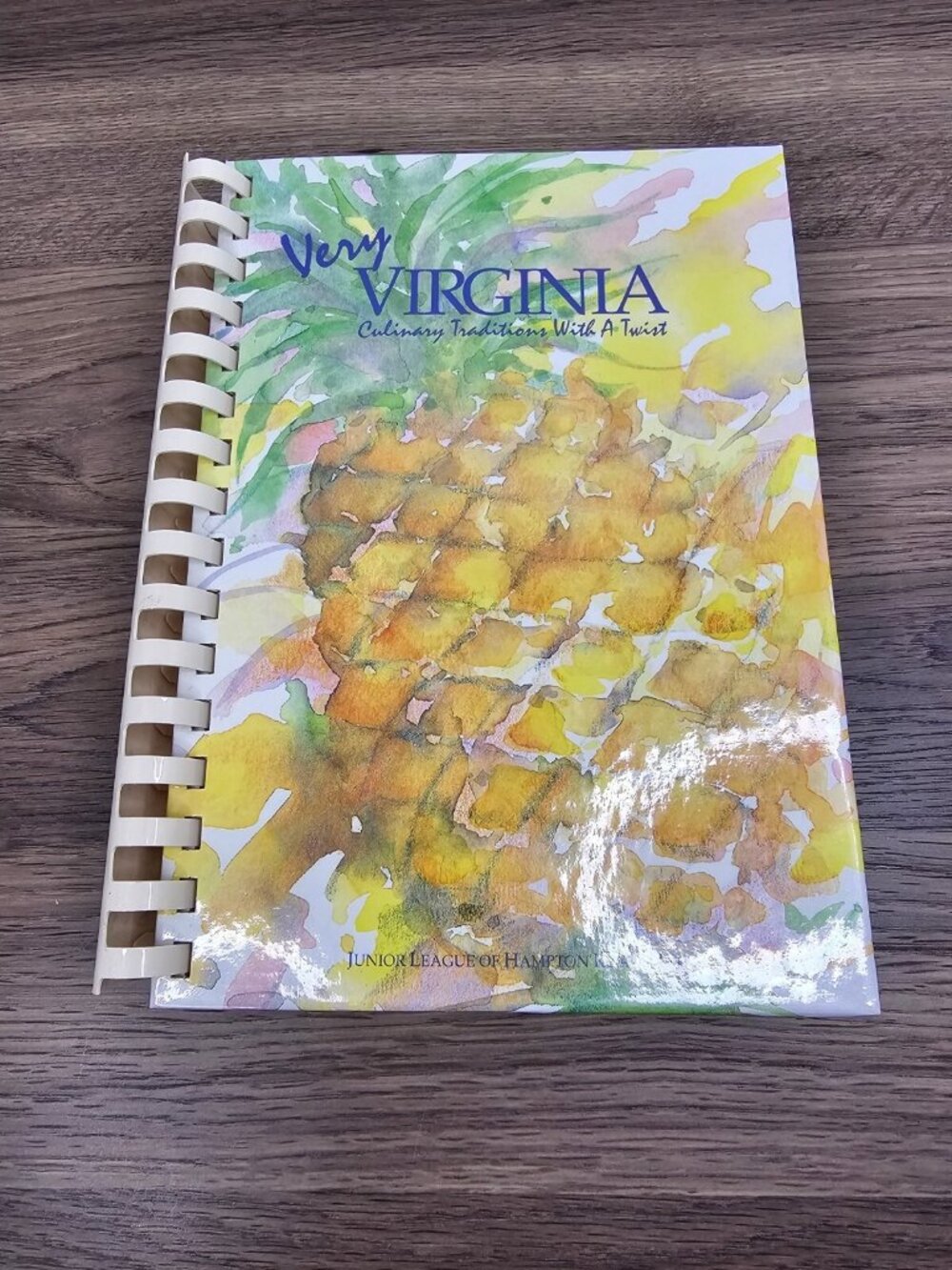 Very Virginia Culinary Traditions With a Twist Cookbook Junior League Hampton Rd